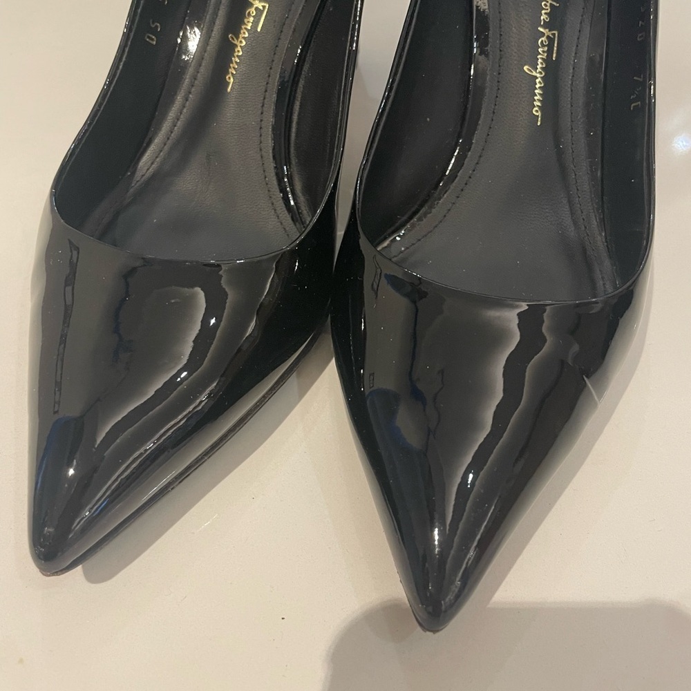 Salvatore Ferragamo Black Patent Pumps Heels Size 37.5 - Picture 9 of 12